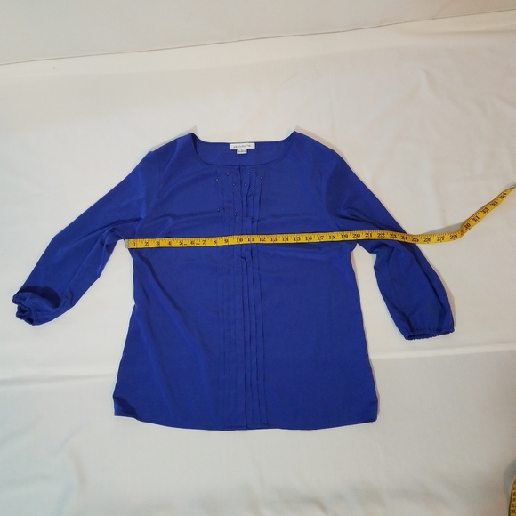 Beautiful woman's blouse! - Picture 3 of 7